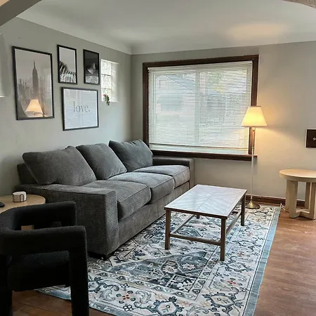 The Urban Nest - Your St. Louis City Retreat!